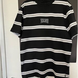 Men’s Vans t-shirt.